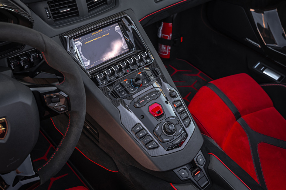 Аренда Lamborghini Aventodor SVJ Roadster в Сочи
