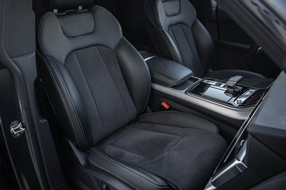 Аренда Audi Q8 50 TDI в Сочи