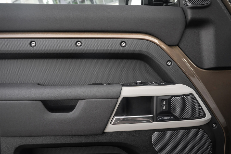 Аренда Land Rover Defender в Сочи