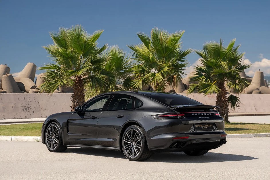 Аренда Porsche Panamera 4S в Сочи